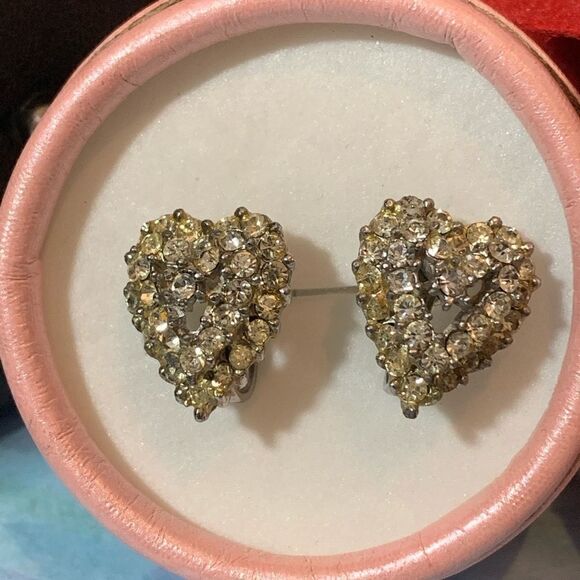 Vintage Rhinestone Heart Earrings - Picture 2 of 3
